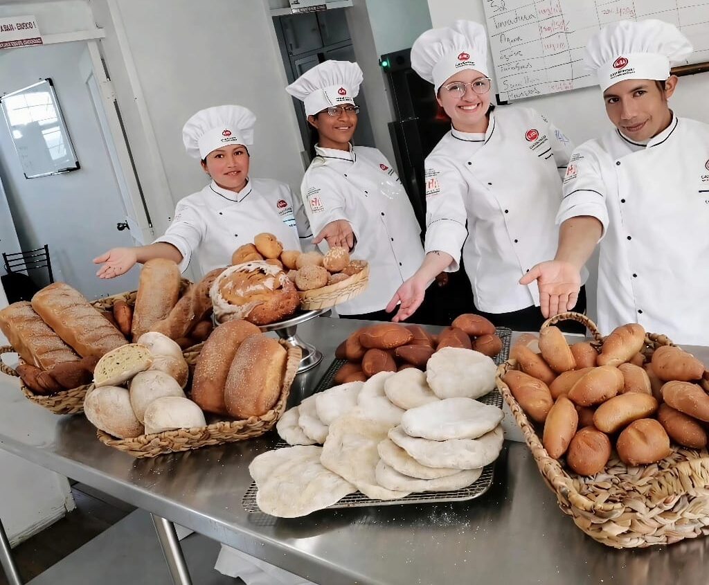 1. Certificaciones por Competencias Laborales en Gastronomía, Restaurante, Bares, Panadería, Pastelería, Formación de Formadores para la Docencia, Presencial o en Línea.